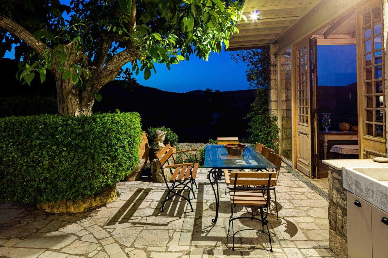 Villa Mantilari Wine Estate 7 Apartments 2 Private Pools 1 Heated Tennis Court Fitness Center Архане Екстер'єр фото